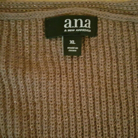 A.N.A Long Sleeve Sweather size Xl - Picture 5 of 6